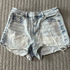 Light Wash AE Mom Shorts